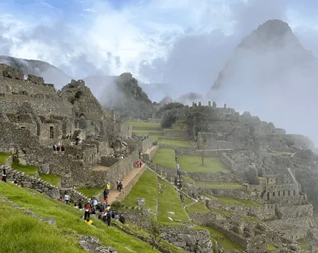 Four Days Classic Inca Trail Trek To Machu Picchu